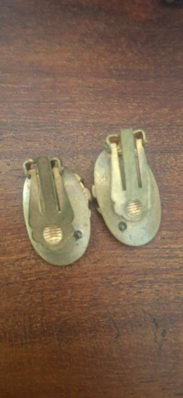 Vintage clipp on earrings