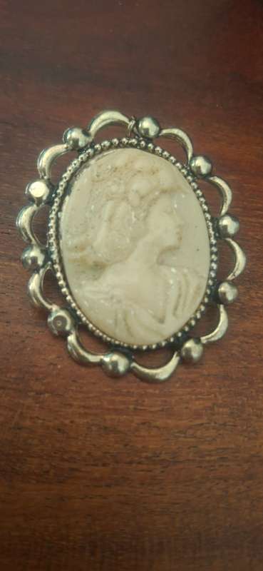 Vintage brooch cameo