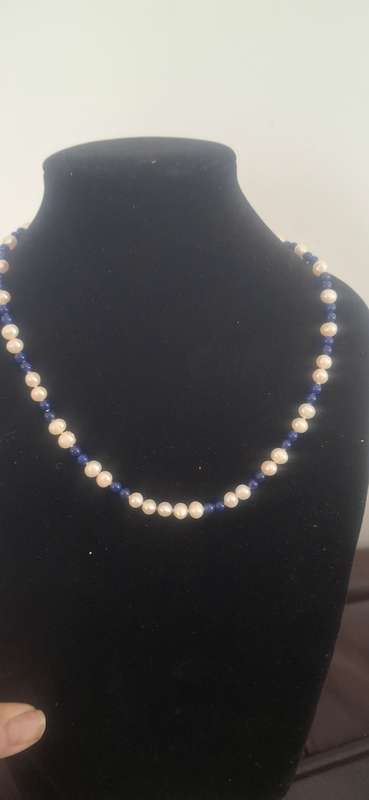 Vintage real pearl necklace with 9ct gold clasp