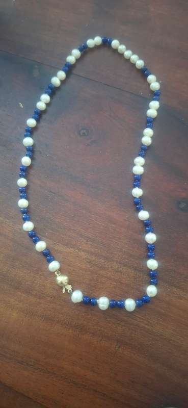 Vintage real pearl necklace with 9ct gold clasp