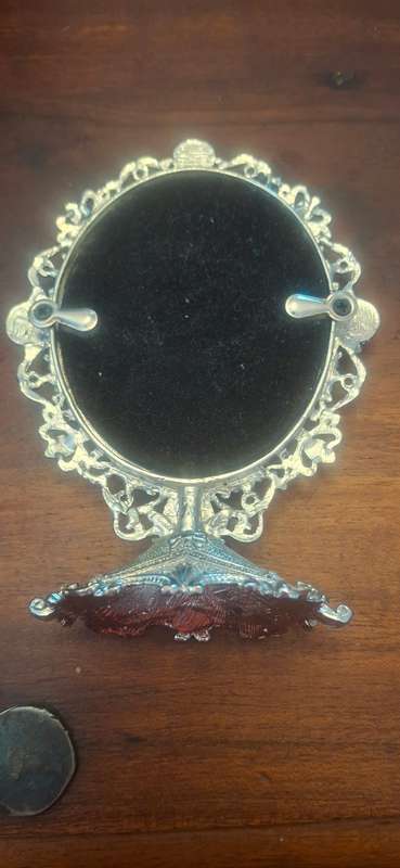 Small ornamental mirror