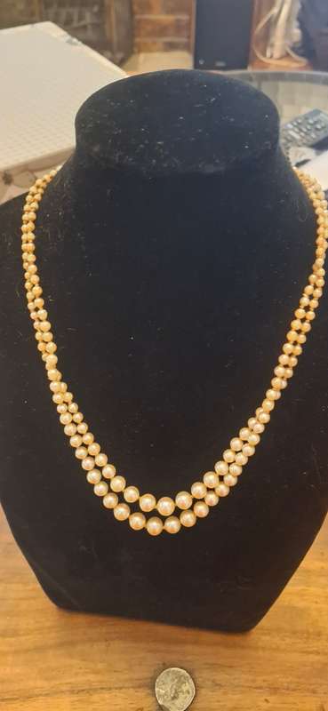 Vintage faux pearl necklace