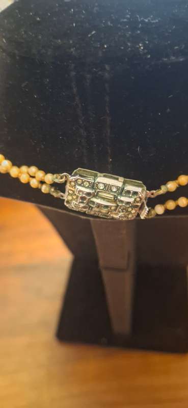 Vintage faux pearl necklace