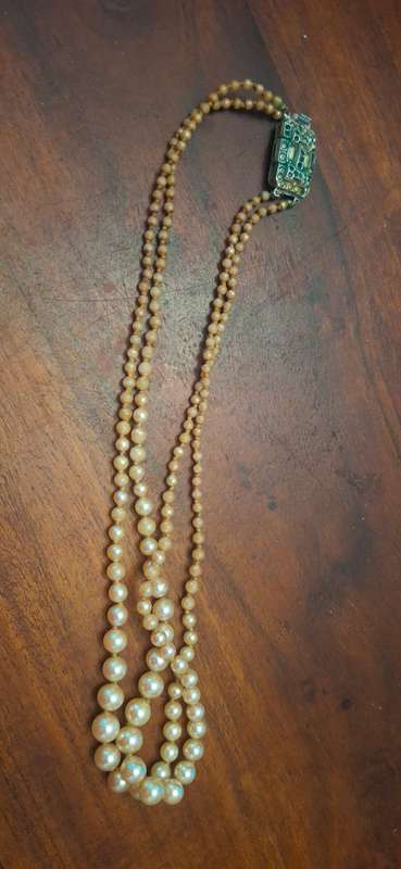 Vintage faux pearl necklace