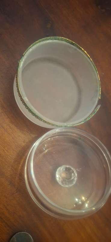 Glass bowl with lid
