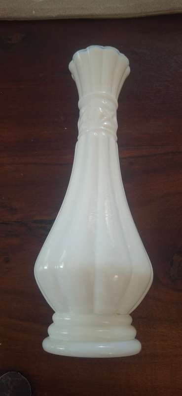 Milk glass vase