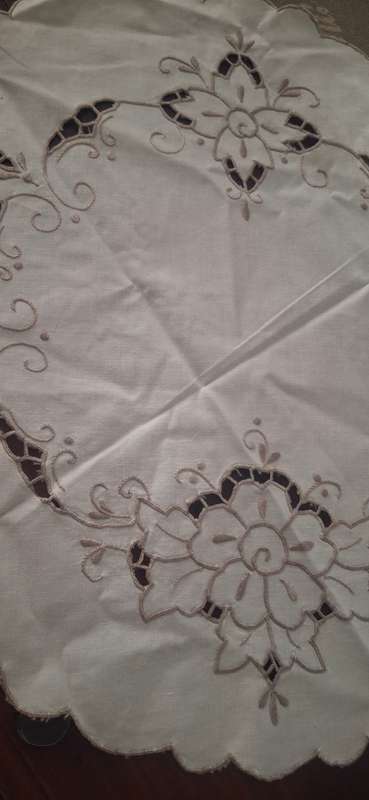 Vintage embroidery cloth round