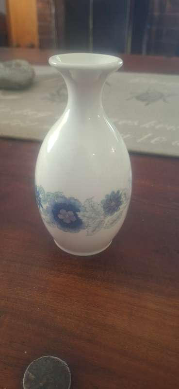 Wedgwood vase vintage