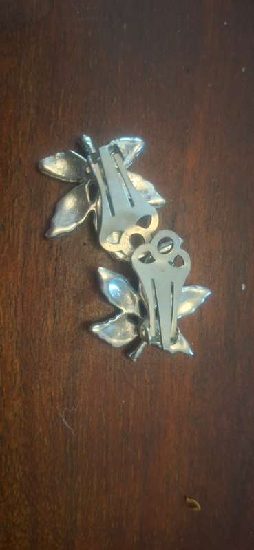 Vintage clip on earrings