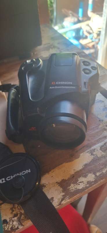 Chinon Genesis III film camera GS9, 38-110mm lens, compact with battery