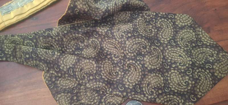 Mens vintage cravat
