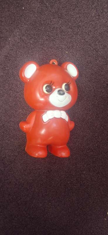 Vintage musical red bear