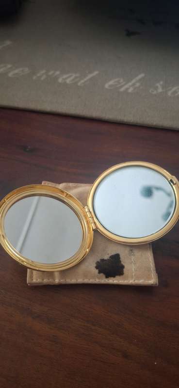 Vintage mirror compact
