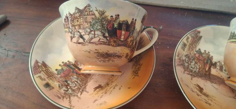 Royal Doulton Antique Old English Coaching Series Footed Tea Cup and Saucer D6393, 1901-1922