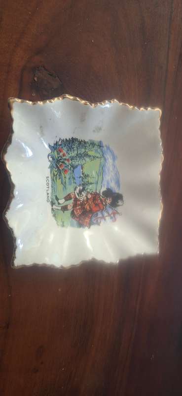 Vintage Old Foley/James Kent Scotland/Scottish Man with Bagpipes Trinket/Pin Dish, Made in England