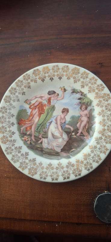VINTAGE IMPERIAL BONE CHINA 22 KT. GOLD PLATE
