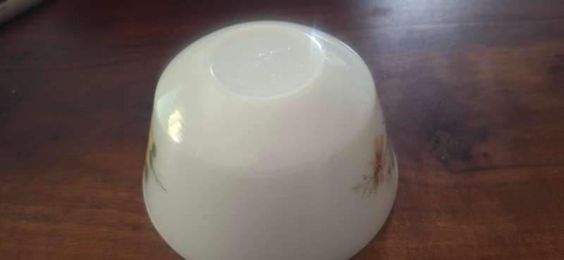 Small milk glass bowl vintage