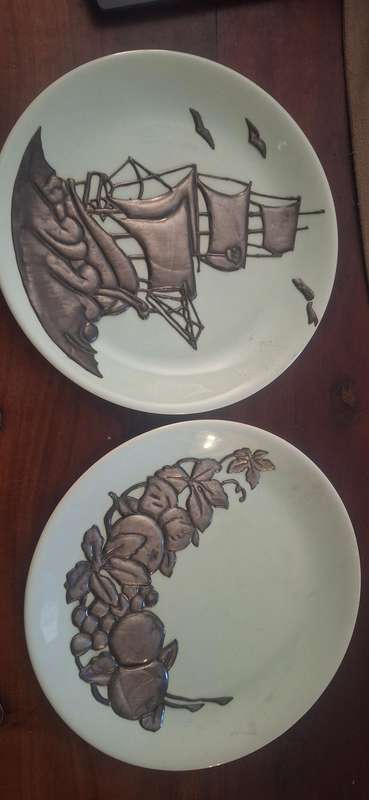 Vintage pewterware plates x 2