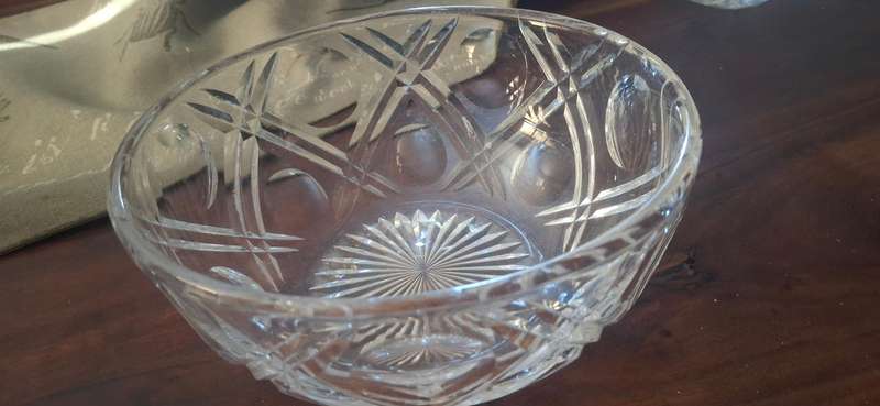 Cut glass bowl vintage