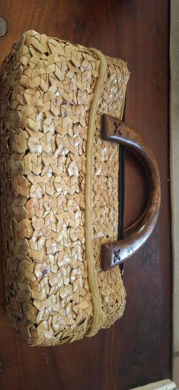 Basket Purse Wooden rounded handle