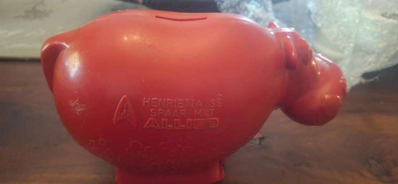 Allied Henrietta savings piggy bank vintage