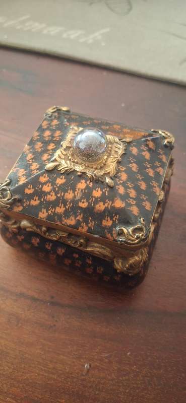 Vintage jewelry box