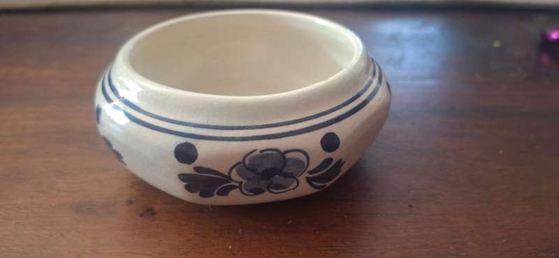 Small delft bowl vintage
