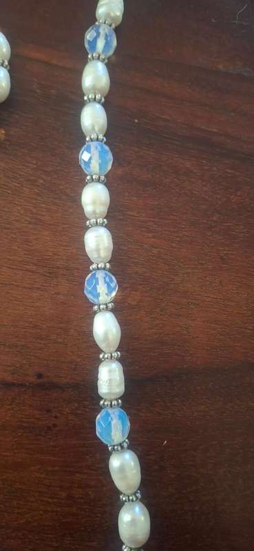 Real pearl beads mix with glass beads