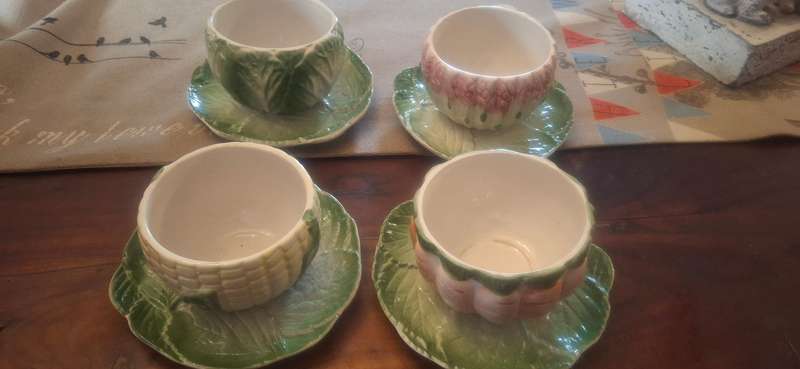 4 VEGETABLE Embossed Soup Bowls: 4 Under Plates