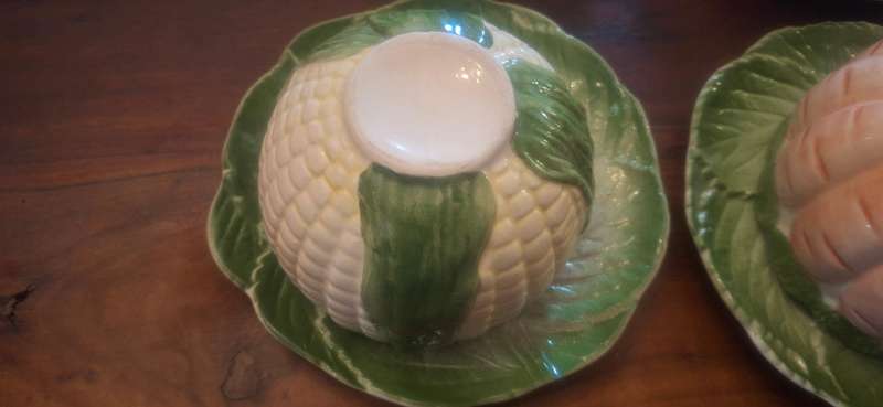 4 VEGETABLE Embossed Soup Bowls: 4 Under Plates
