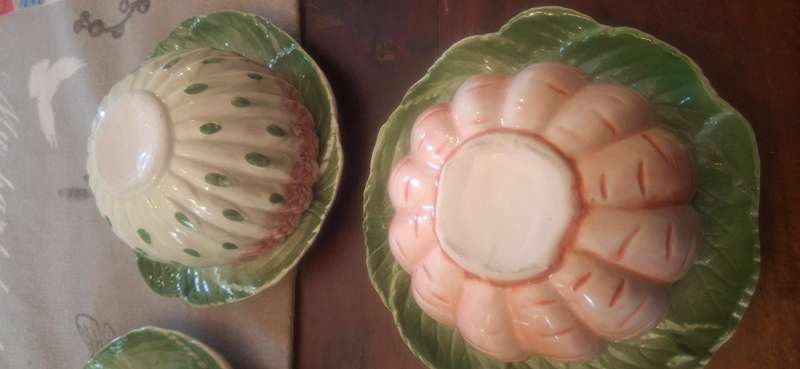 4 VEGETABLE Embossed Soup Bowls: 4 Under Plates