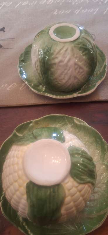 4 VEGETABLE Embossed Soup Bowls: 4 Under Plates