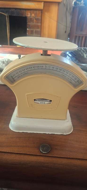 Vintage presiware 404 scale
