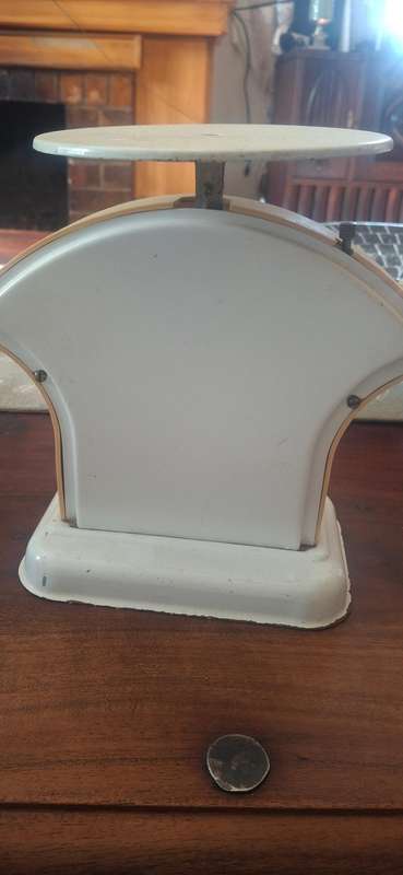 Vintage presiware 404 scale