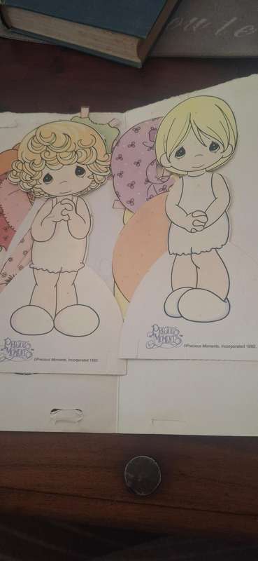 Paper dolls