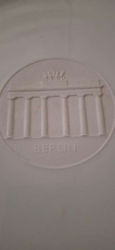 KPM plate Brandenburger Tor relief plate 27cm vintage plate