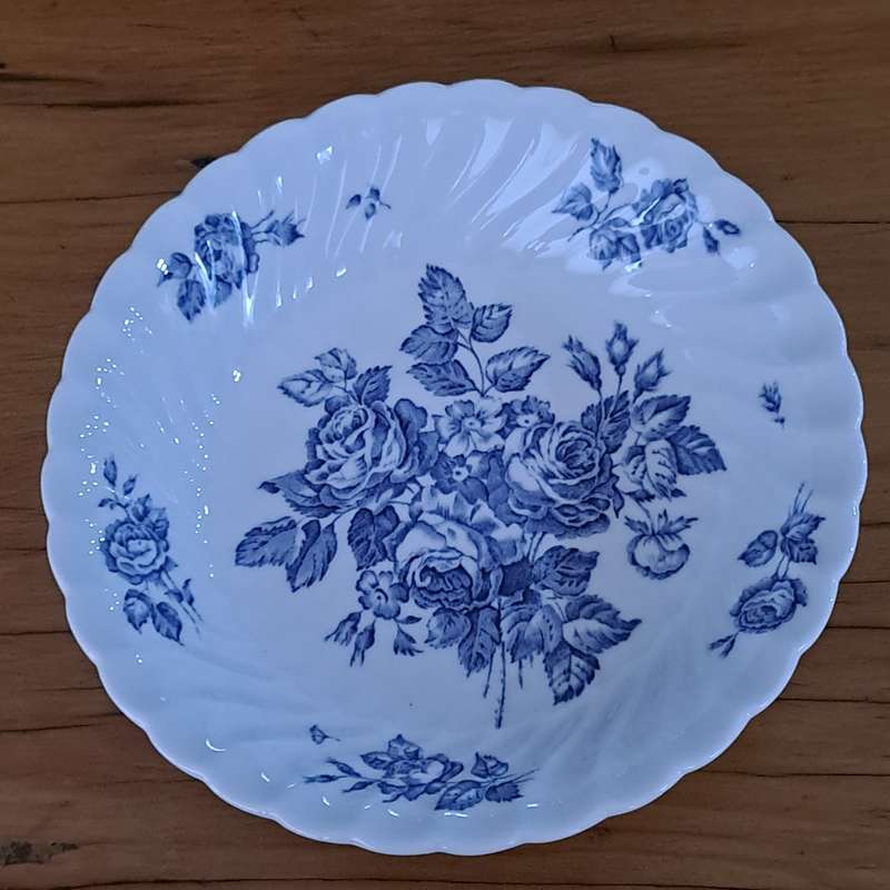 Johnson Bros 'Devon Sprays' - Set of six soup bowls