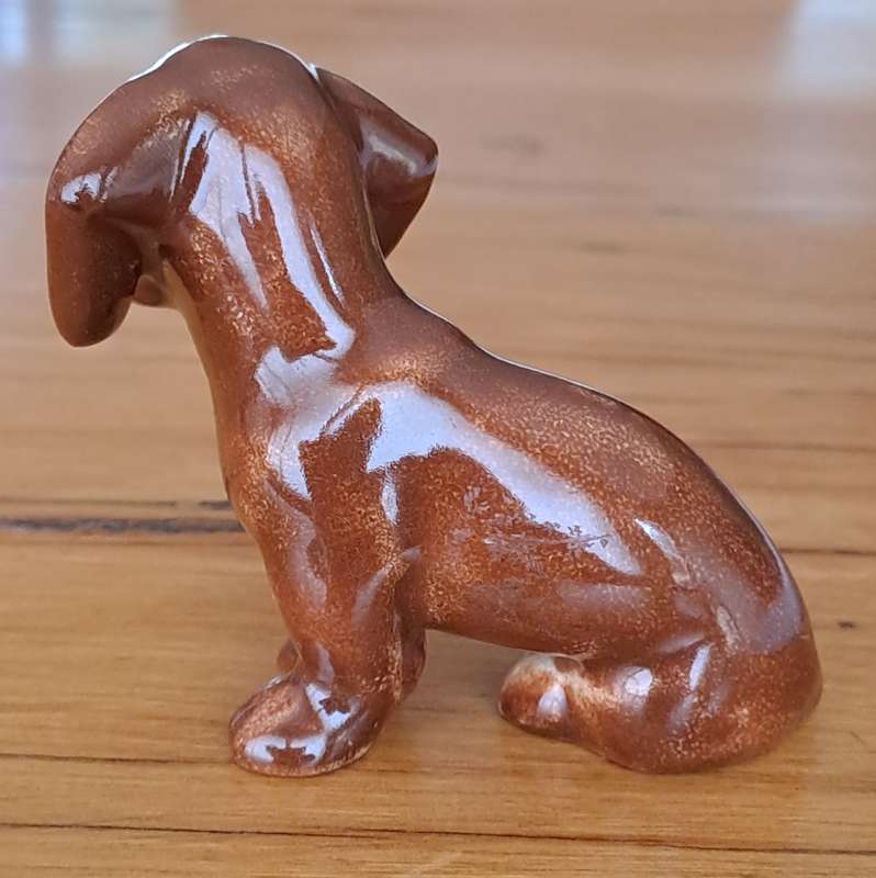 Porcelain Dachshund Sitting (Brown)