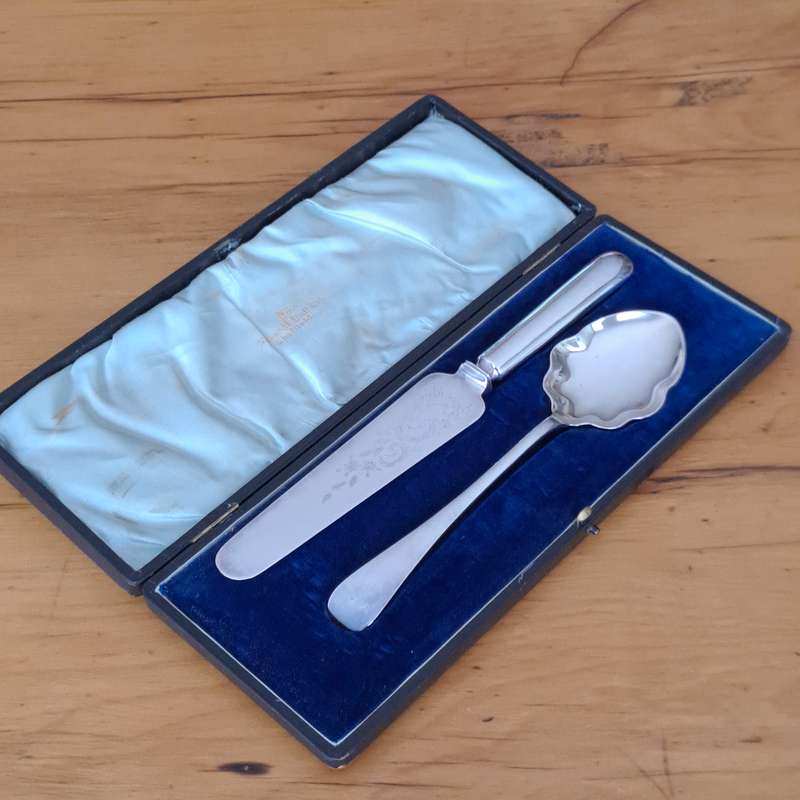 Walker and Hall Serving Set - Cased