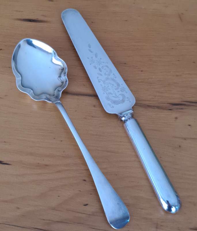 Walker and Hall Serving Set - Cased