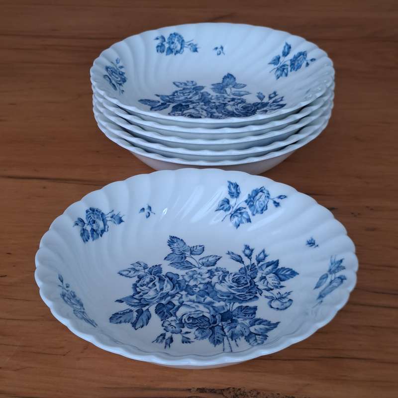 Johnson Bros 'Devon Sprays' - Set of six soup bowls