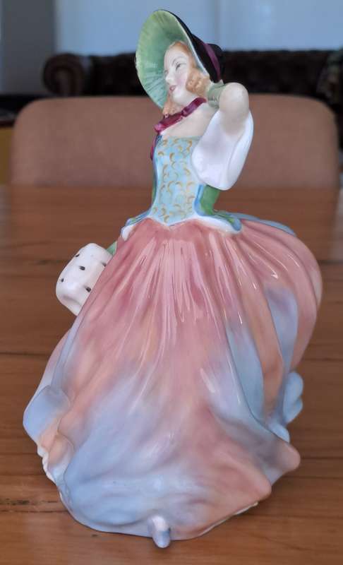 Royal Doulton Figurine - Autumn Breezes HN1911