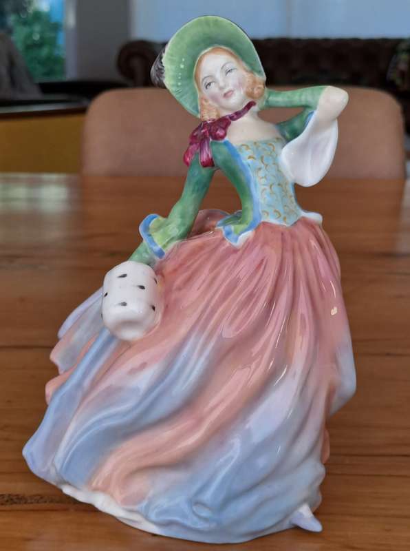 Royal Doulton Figurine - Autumn Breezes HN1911