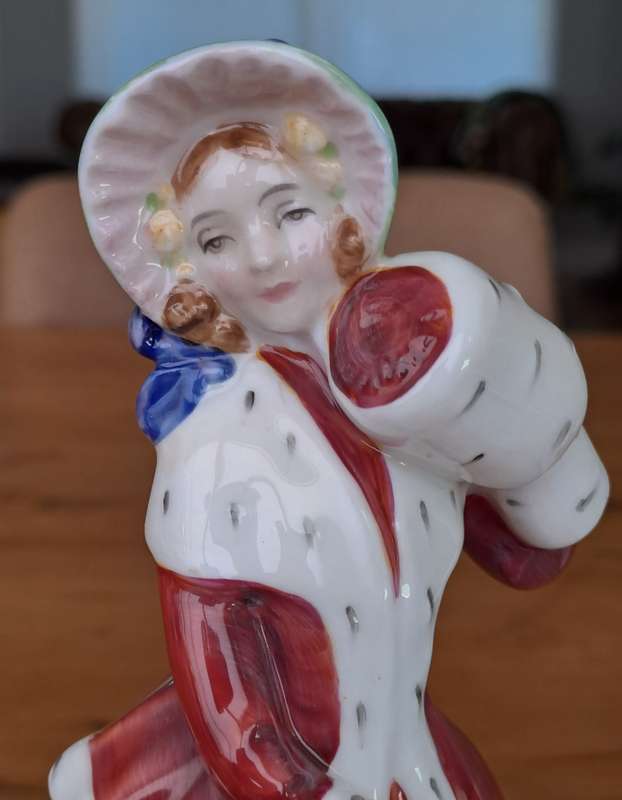 Royal Doulton Figurine - Christmas Morn HN1992