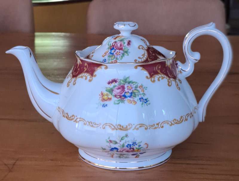 Royal Albert Large Teapot - Canterbury