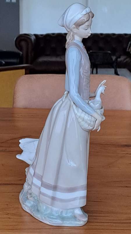 Lladro Figurine - Girl with Geese (PRICE REDUCED)
