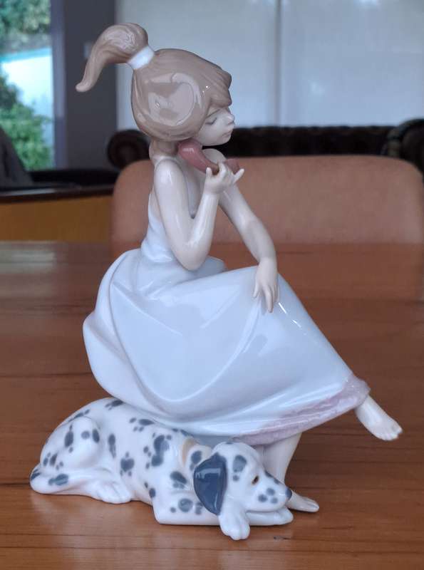 Lladro Figurine - Chit Chat for JossMattee only