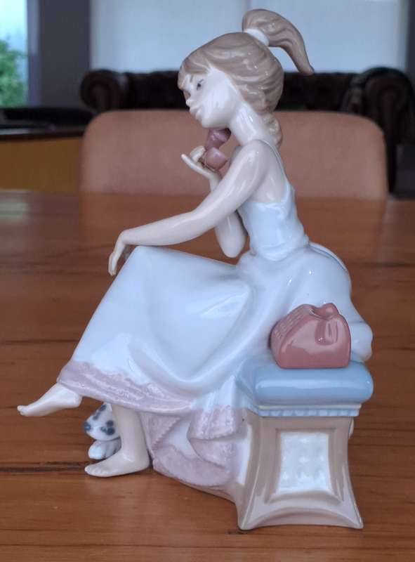 Lladro Figurine - Chit Chat for JossMattee only