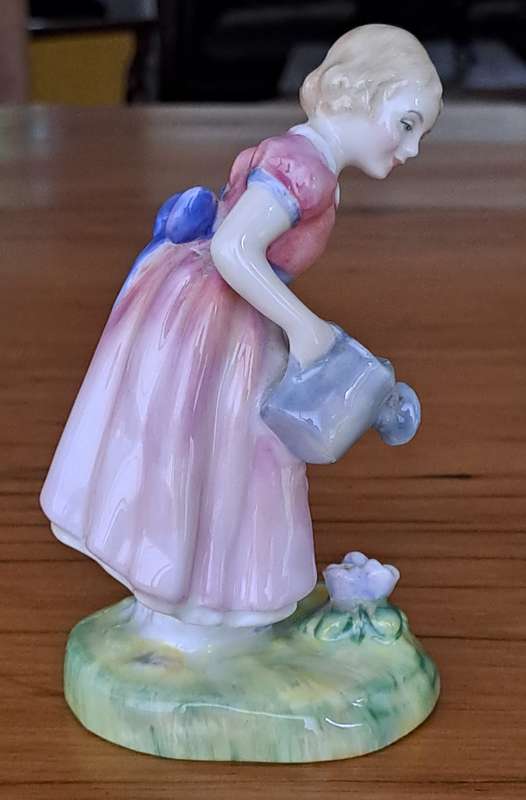 Royal Doulton 'Mary Mary' HN2044