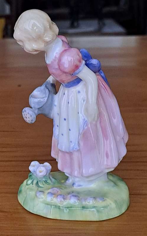 Royal Doulton 'Mary Mary' HN2044